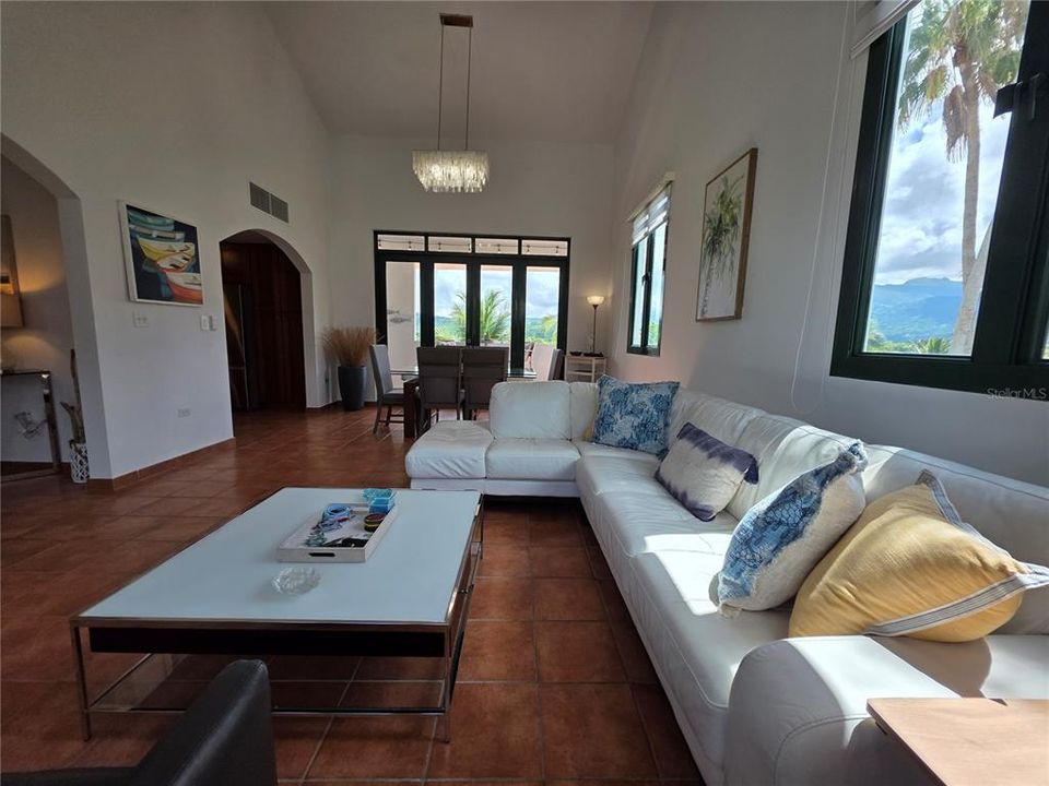 For Rent: $3,500 (2 beds, 2 baths, 1772 Square Feet)