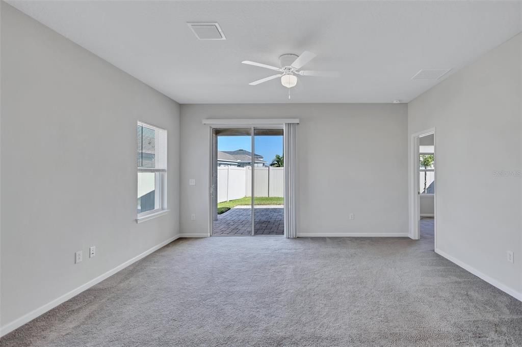 Activo con contrato: $2,300 (3 camas, 2 baños, 1492 Pies cuadrados)