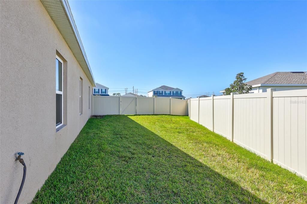 Activo con contrato: $2,300 (3 camas, 2 baños, 1492 Pies cuadrados)