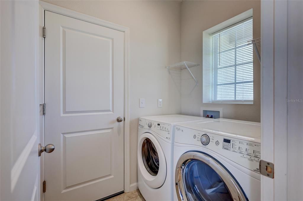 Activo con contrato: $2,300 (3 camas, 2 baños, 1492 Pies cuadrados)