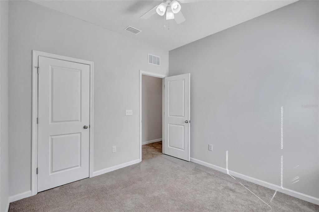 Activo con contrato: $2,300 (3 camas, 2 baños, 1492 Pies cuadrados)