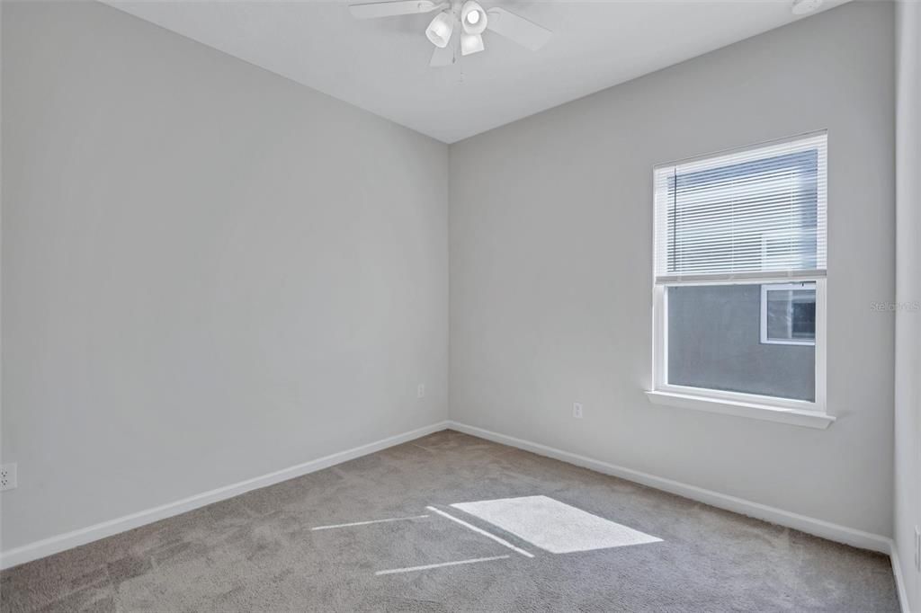 Activo con contrato: $2,300 (3 camas, 2 baños, 1492 Pies cuadrados)