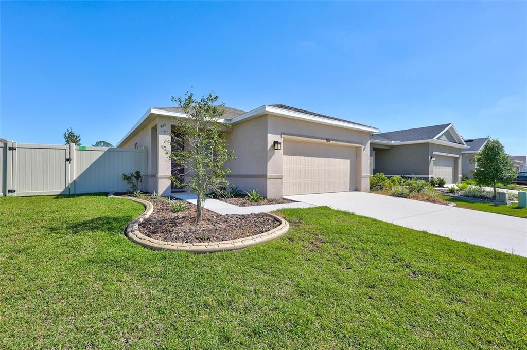 Activo con contrato: $2,300 (3 camas, 2 baños, 1492 Pies cuadrados)