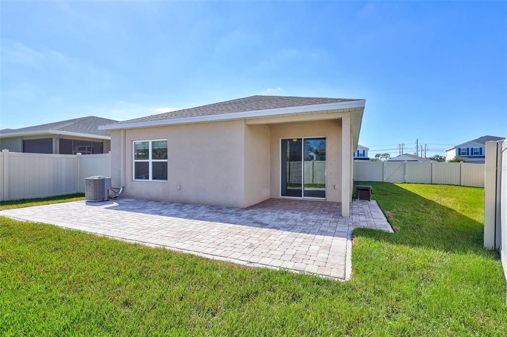 Activo con contrato: $2,300 (3 camas, 2 baños, 1492 Pies cuadrados)