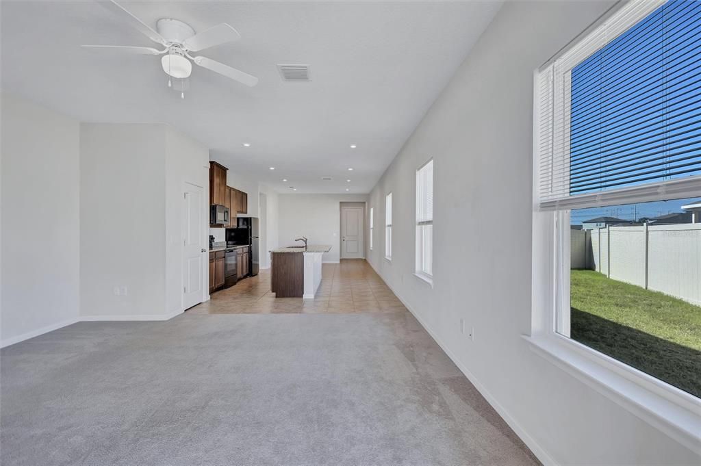 Activo con contrato: $2,300 (3 camas, 2 baños, 1492 Pies cuadrados)