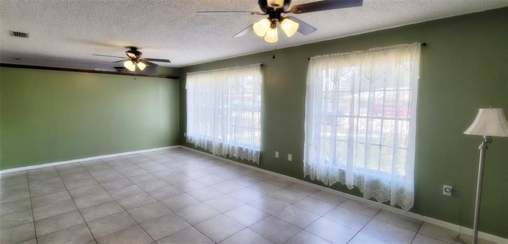 For Sale: $244,900 (3 beds, 2 baths, 1706 Square Feet)