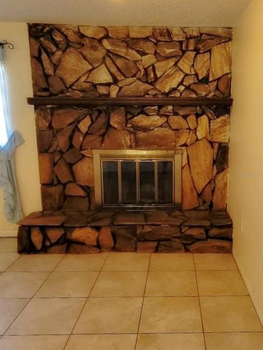 For Sale: $244,900 (3 beds, 2 baths, 1706 Square Feet)