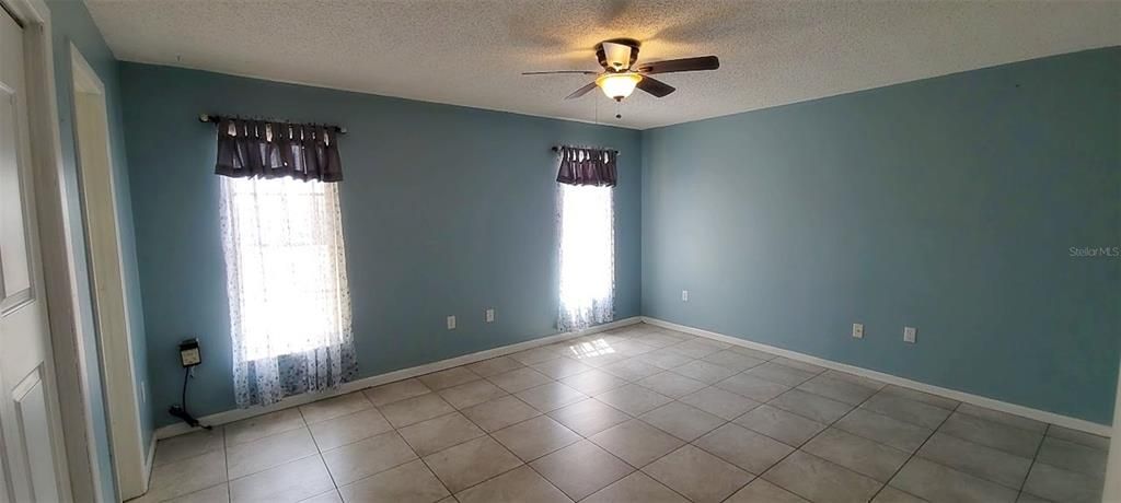 For Sale: $244,900 (3 beds, 2 baths, 1706 Square Feet)