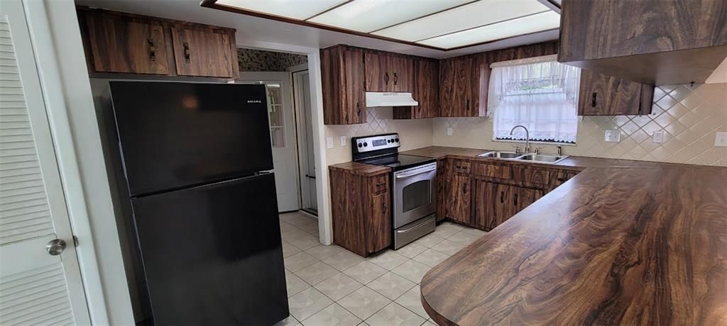 For Sale: $244,900 (3 beds, 2 baths, 1706 Square Feet)