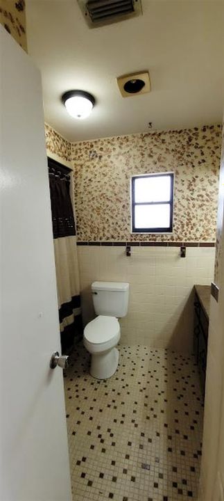 For Sale: $244,900 (3 beds, 2 baths, 1706 Square Feet)