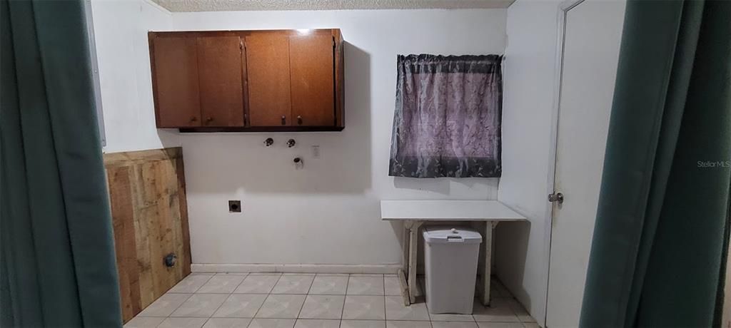 For Sale: $244,900 (3 beds, 2 baths, 1706 Square Feet)