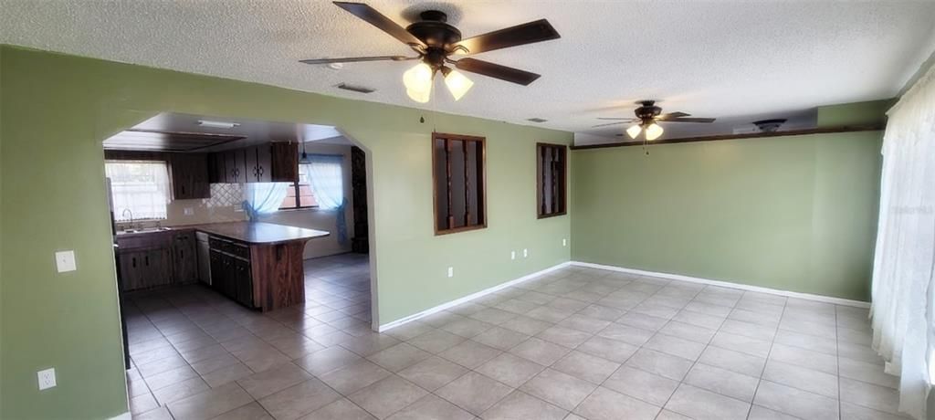 For Sale: $244,900 (3 beds, 2 baths, 1706 Square Feet)