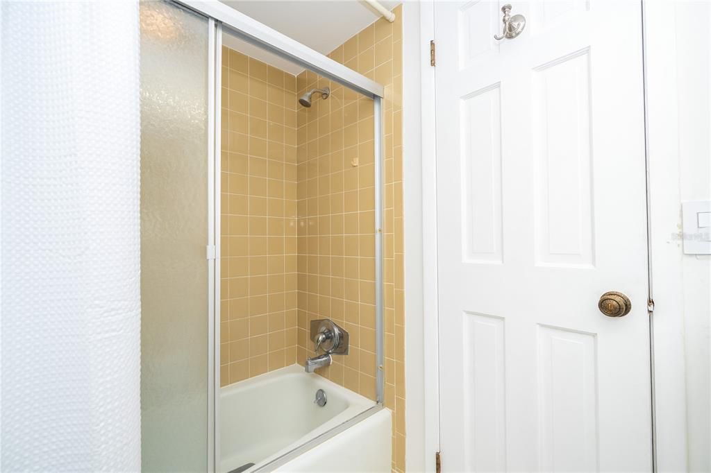 For Sale: $631,400 (2 beds, 2 baths, 1057 Square Feet)