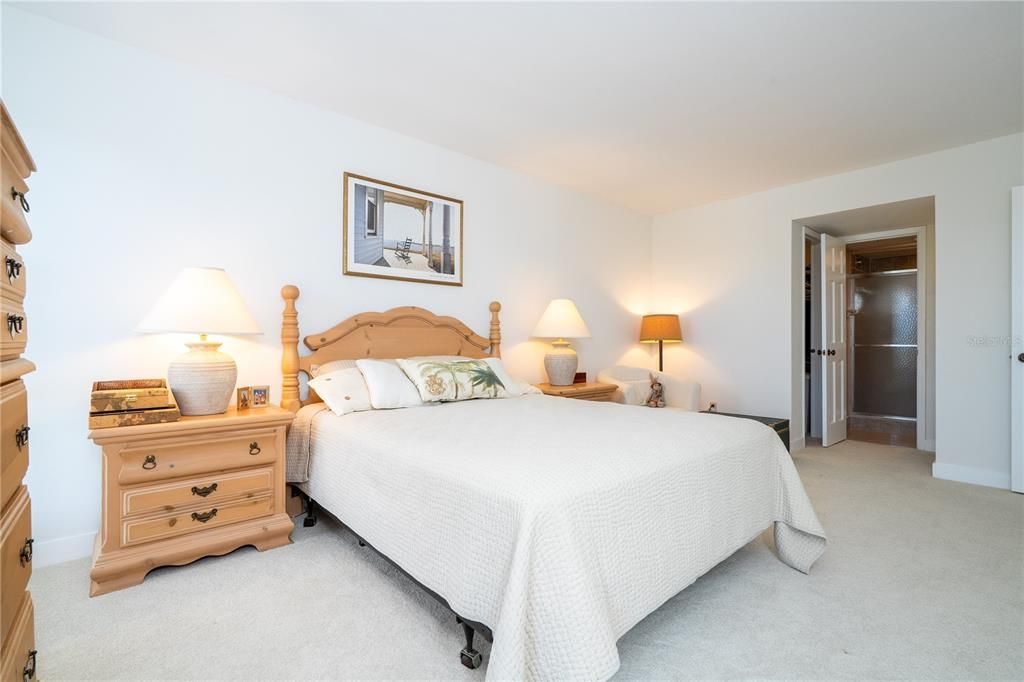 For Sale: $631,400 (2 beds, 2 baths, 1057 Square Feet)