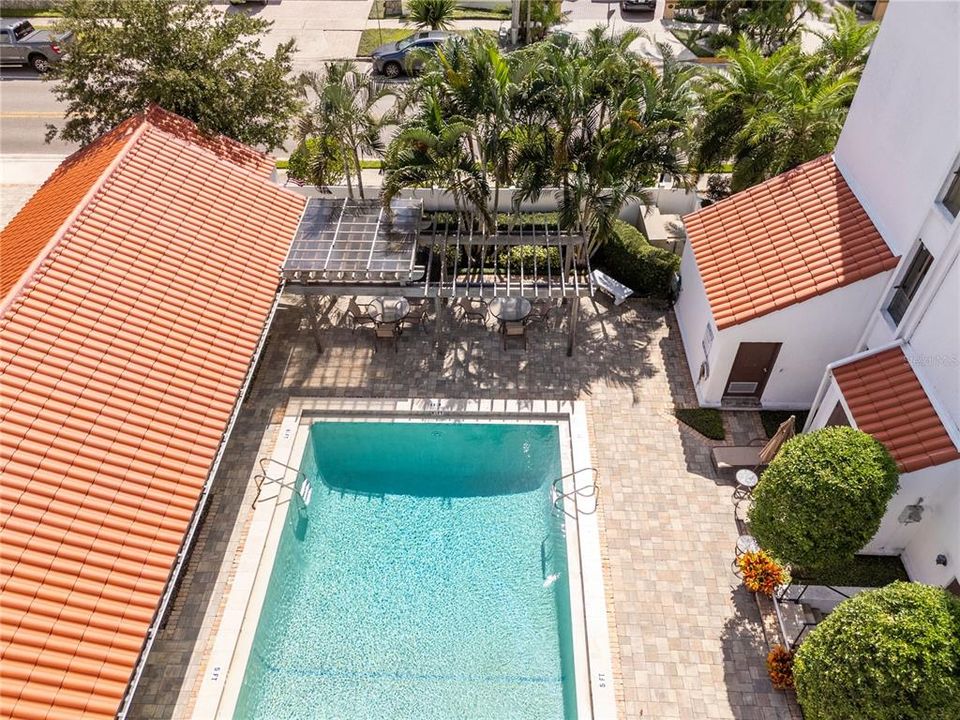 For Sale: $631,400 (2 beds, 2 baths, 1057 Square Feet)