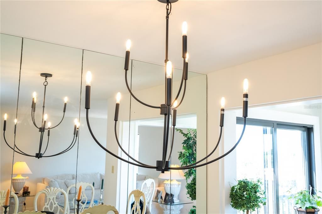 For Sale: $631,400 (2 beds, 2 baths, 1057 Square Feet)