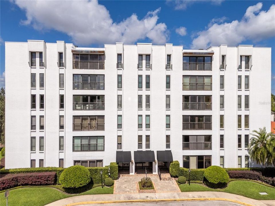 For Sale: $631,400 (2 beds, 2 baths, 1057 Square Feet)