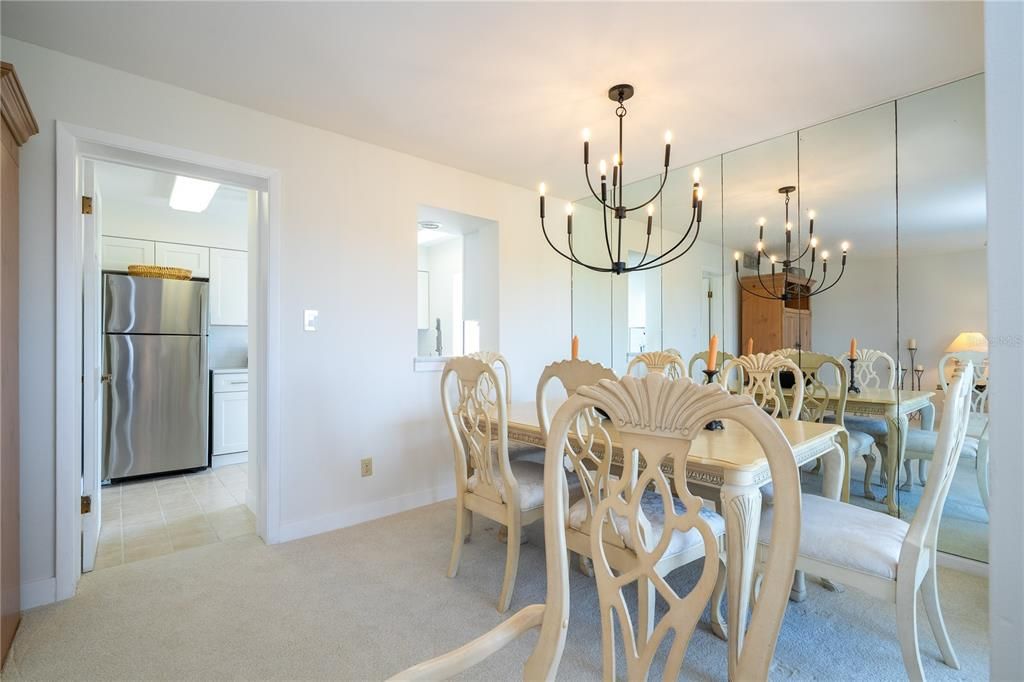 For Sale: $631,400 (2 beds, 2 baths, 1057 Square Feet)