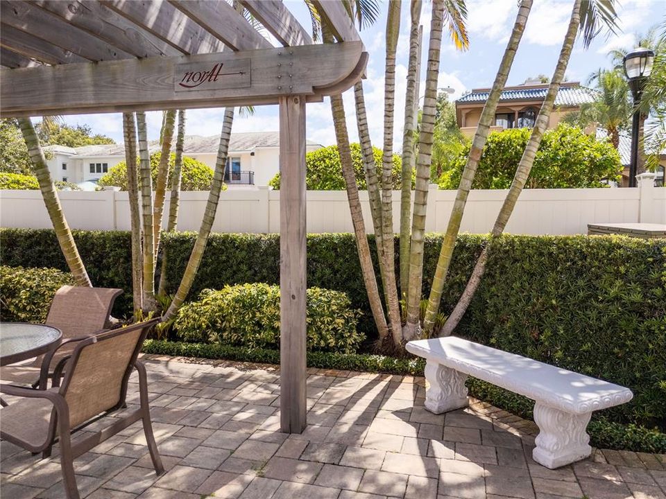 For Sale: $631,400 (2 beds, 2 baths, 1057 Square Feet)