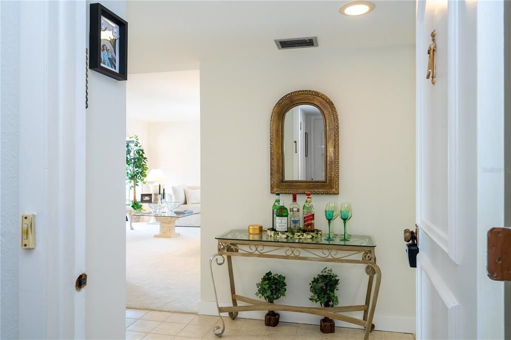 For Sale: $631,400 (2 beds, 2 baths, 1057 Square Feet)