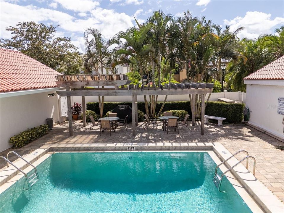 For Sale: $631,400 (2 beds, 2 baths, 1057 Square Feet)