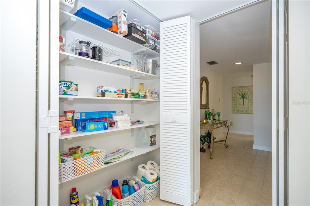 For Sale: $631,400 (2 beds, 2 baths, 1057 Square Feet)