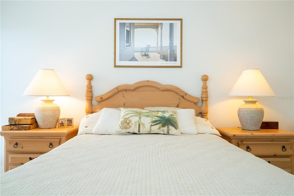 For Sale: $631,400 (2 beds, 2 baths, 1057 Square Feet)