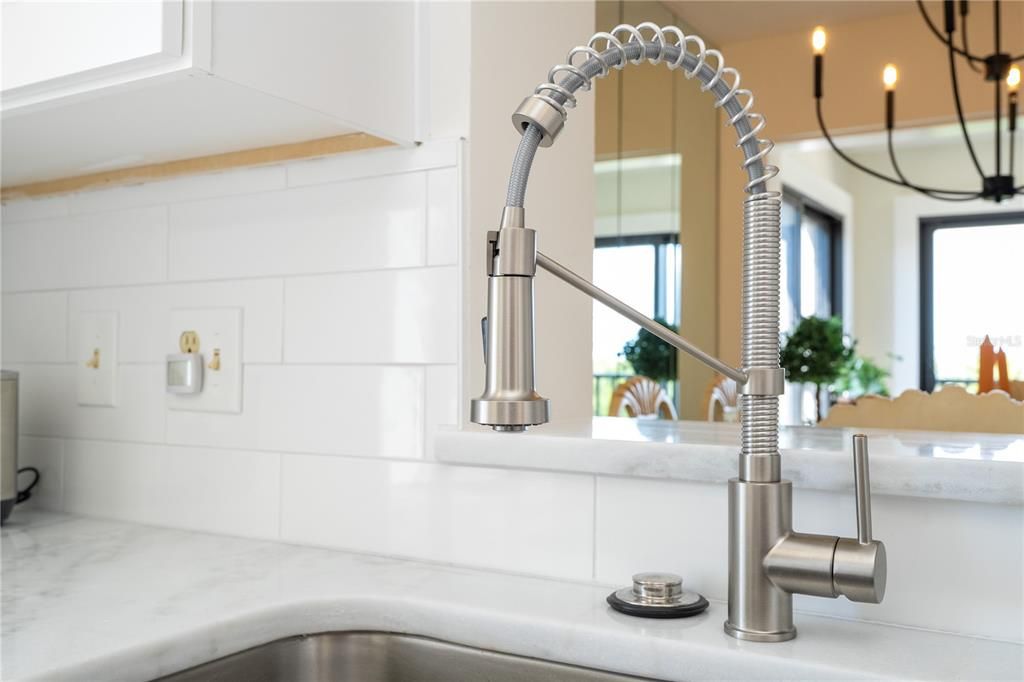 For Sale: $631,400 (2 beds, 2 baths, 1057 Square Feet)