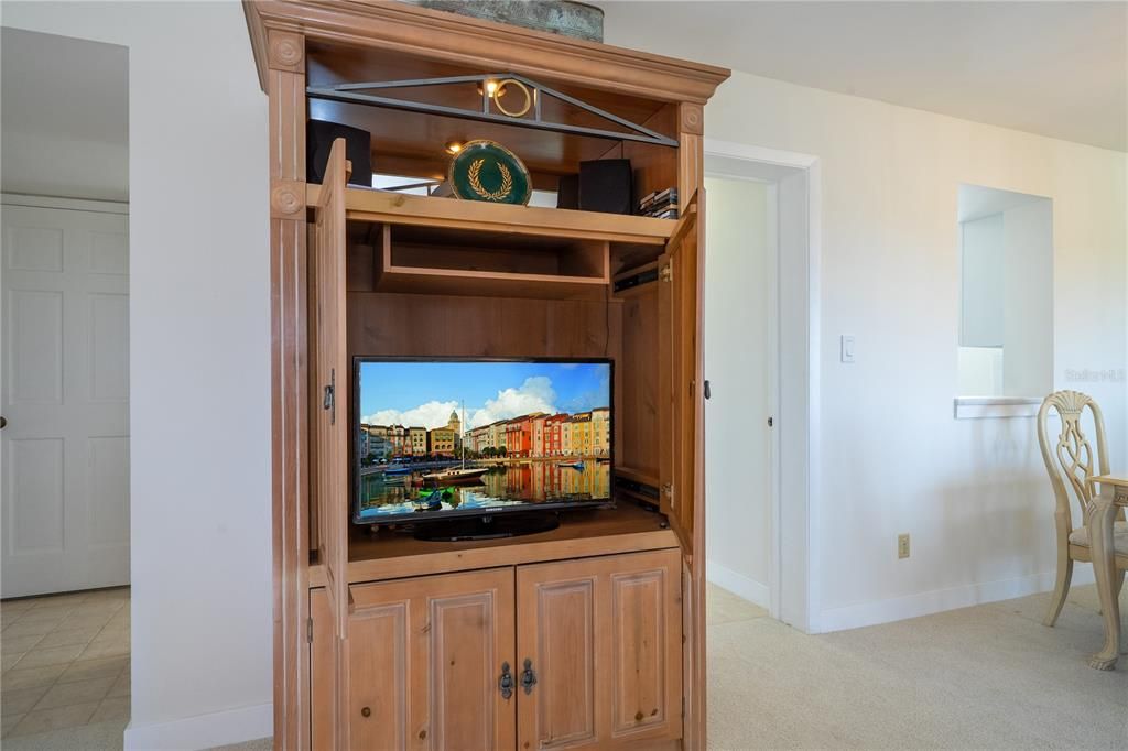 For Sale: $631,400 (2 beds, 2 baths, 1057 Square Feet)