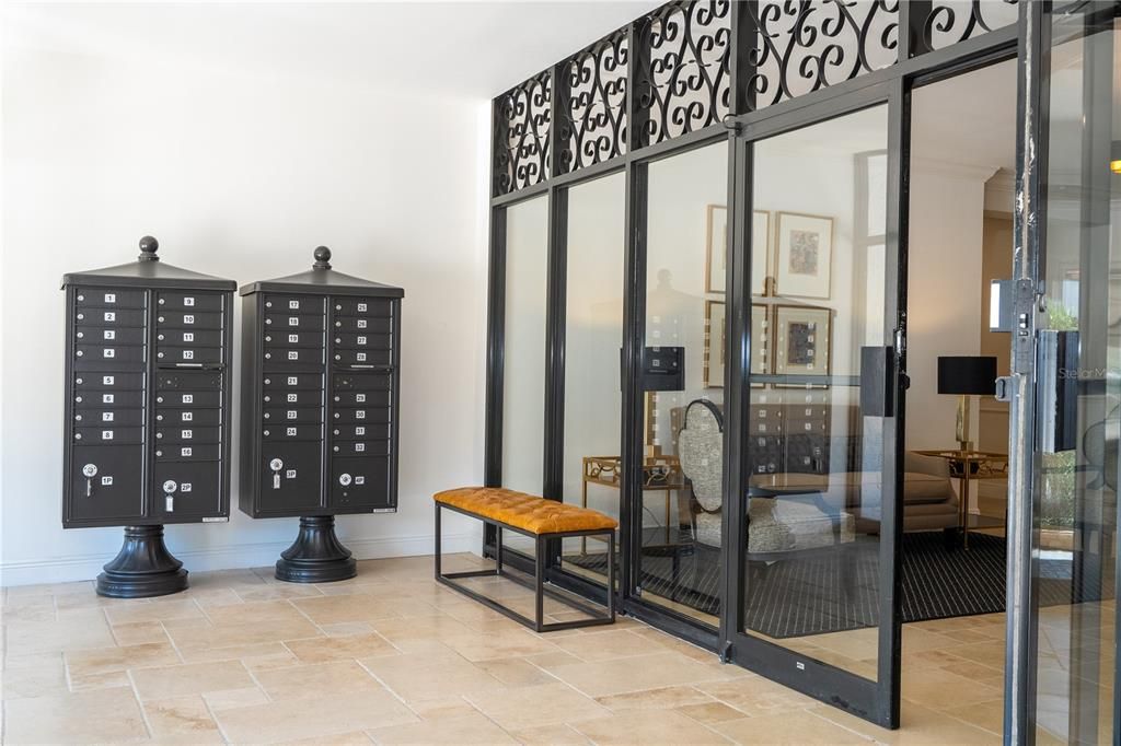 For Sale: $631,400 (2 beds, 2 baths, 1057 Square Feet)