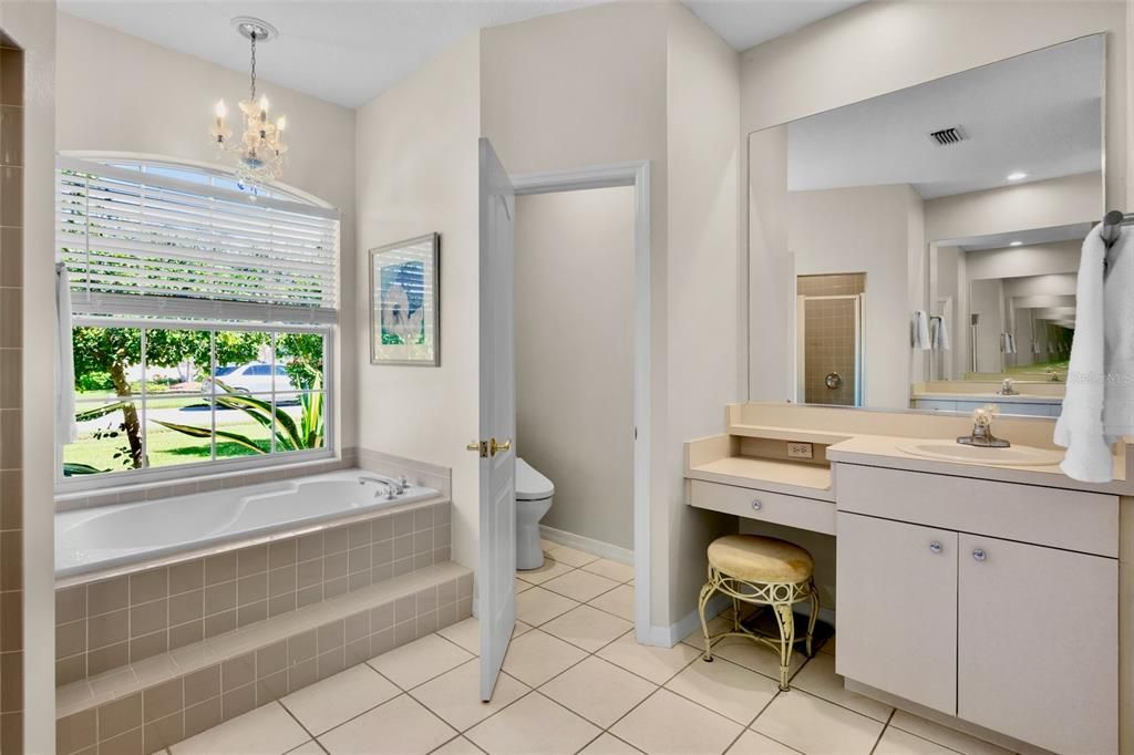 Под контрактом: $599,000 (3 спален, 2 ванн, 1945 Квадратных фут)