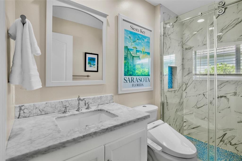 Под контрактом: $599,000 (3 спален, 2 ванн, 1945 Квадратных фут)