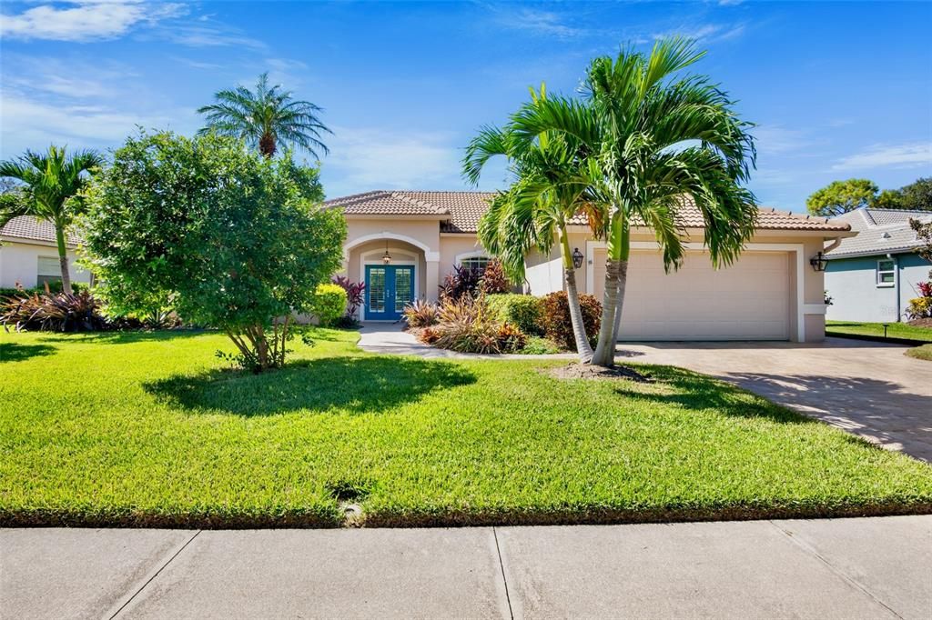 Под контрактом: $599,000 (3 спален, 2 ванн, 1945 Квадратных фут)