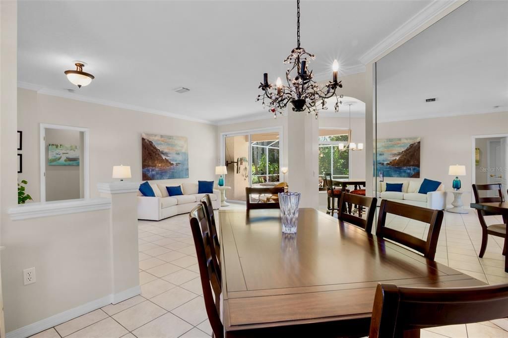 Под контрактом: $599,000 (3 спален, 2 ванн, 1945 Квадратных фут)