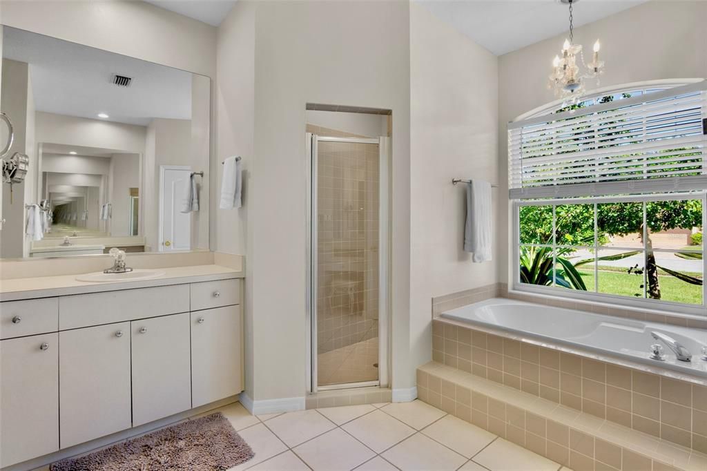 Под контрактом: $599,000 (3 спален, 2 ванн, 1945 Квадратных фут)