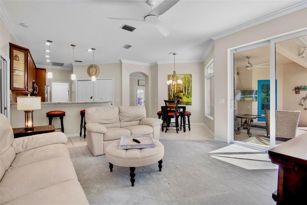 Под контрактом: $599,000 (3 спален, 2 ванн, 1945 Квадратных фут)