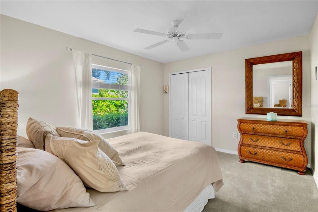 Под контрактом: $599,000 (3 спален, 2 ванн, 1945 Квадратных фут)