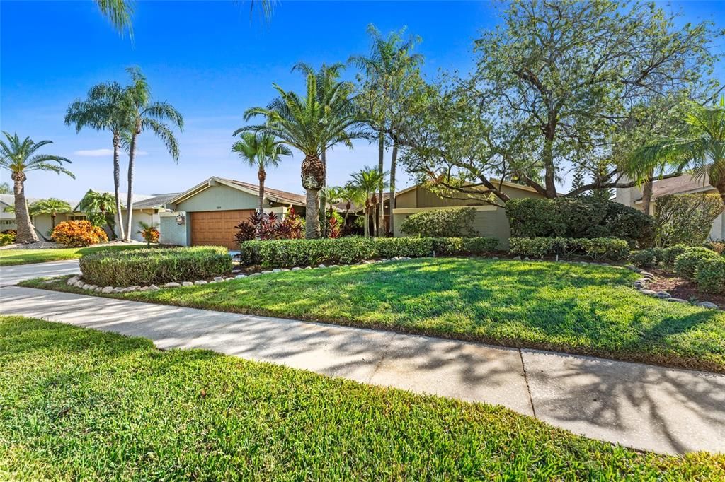 For Sale: $879,000 (4 beds, 2 baths, 2279 Square Feet)