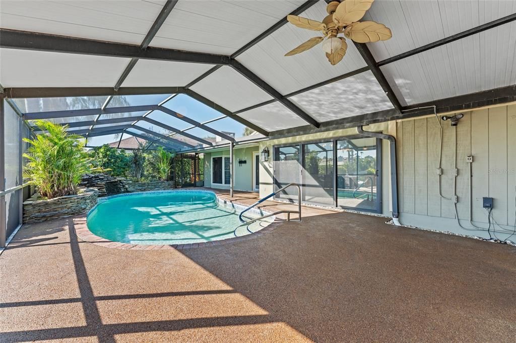 For Sale: $879,000 (4 beds, 2 baths, 2279 Square Feet)