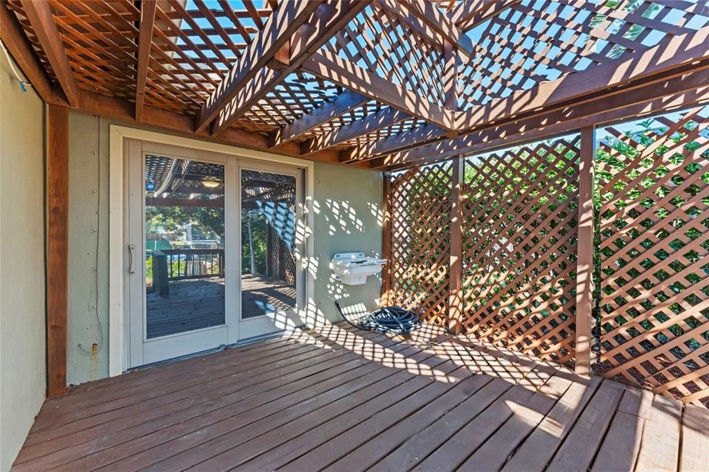 For Sale: $879,000 (4 beds, 2 baths, 2279 Square Feet)