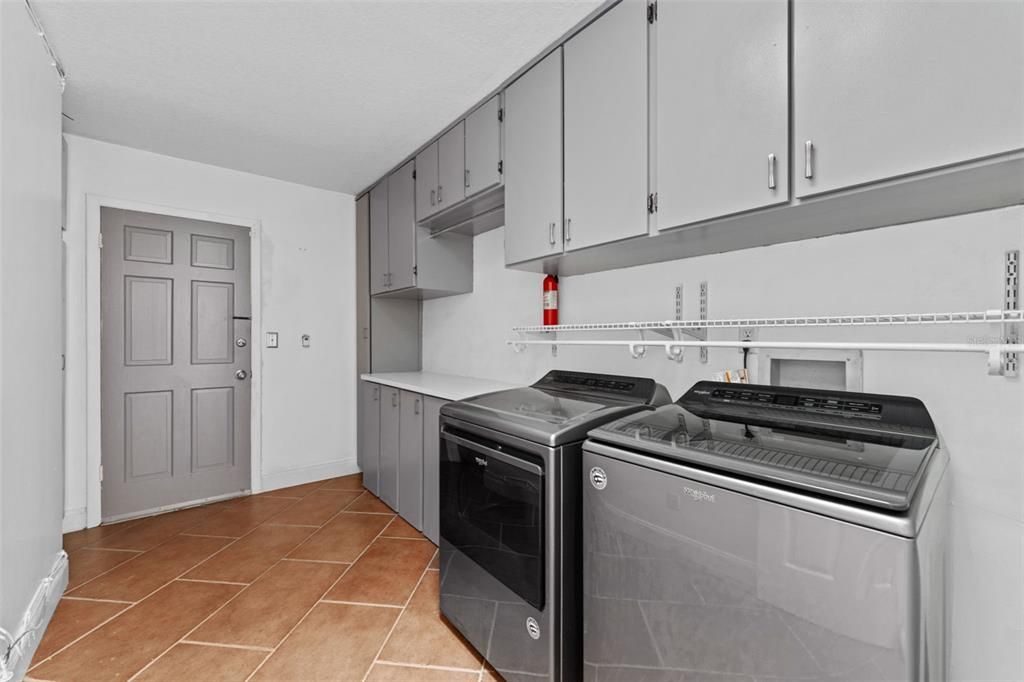 For Sale: $879,000 (4 beds, 2 baths, 2279 Square Feet)