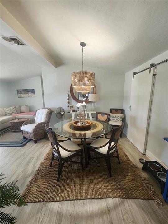 En Venta: $199,900 (3 camas, 2 baños, 1088 Pies cuadrados)