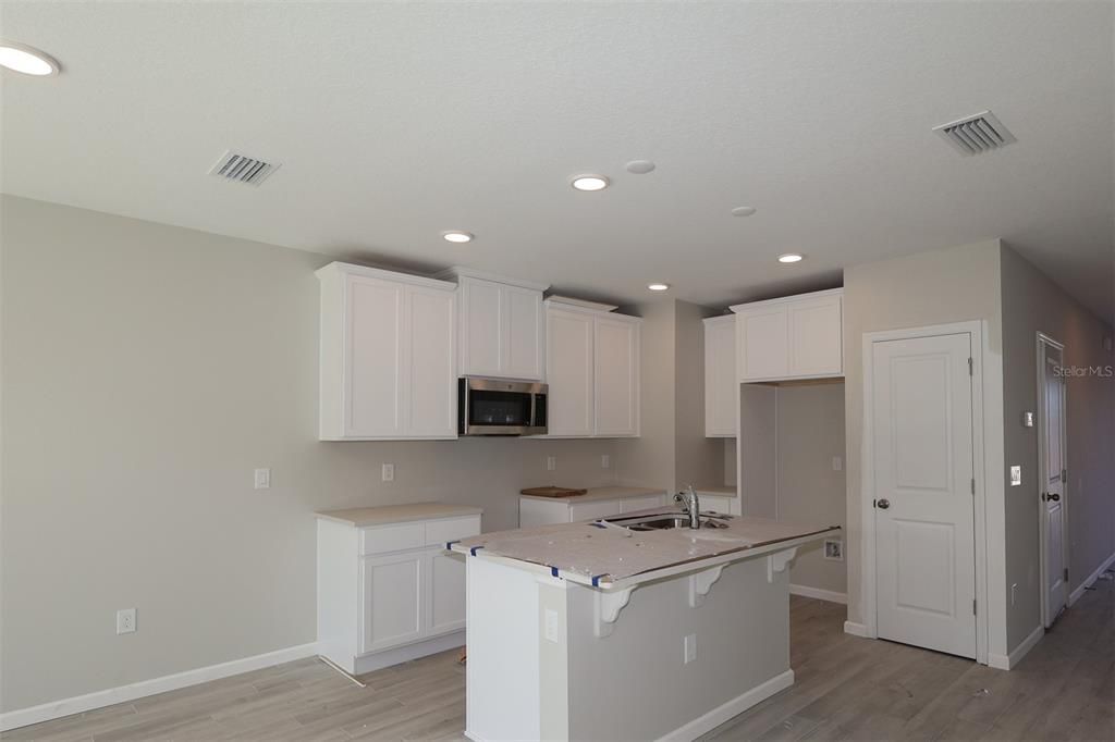 En Venta: $416,990 (3 camas, 2 baños, 1379 Pies cuadrados)