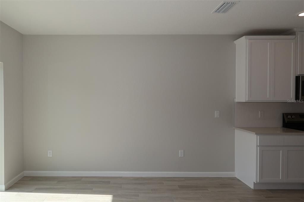 En Venta: $416,990 (3 camas, 2 baños, 1379 Pies cuadrados)