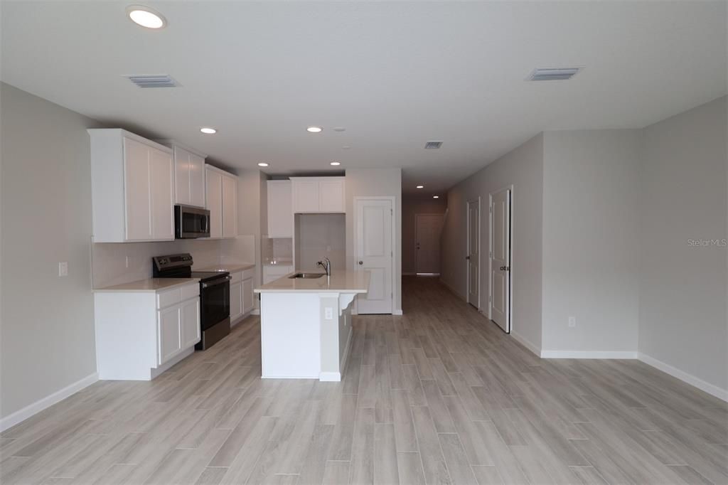 En Venta: $416,990 (3 camas, 2 baños, 1379 Pies cuadrados)