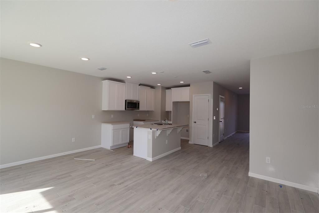 En Venta: $416,990 (3 camas, 2 baños, 1379 Pies cuadrados)