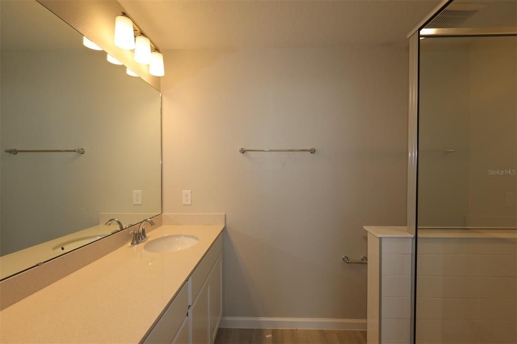 En Venta: $416,990 (3 camas, 2 baños, 1379 Pies cuadrados)