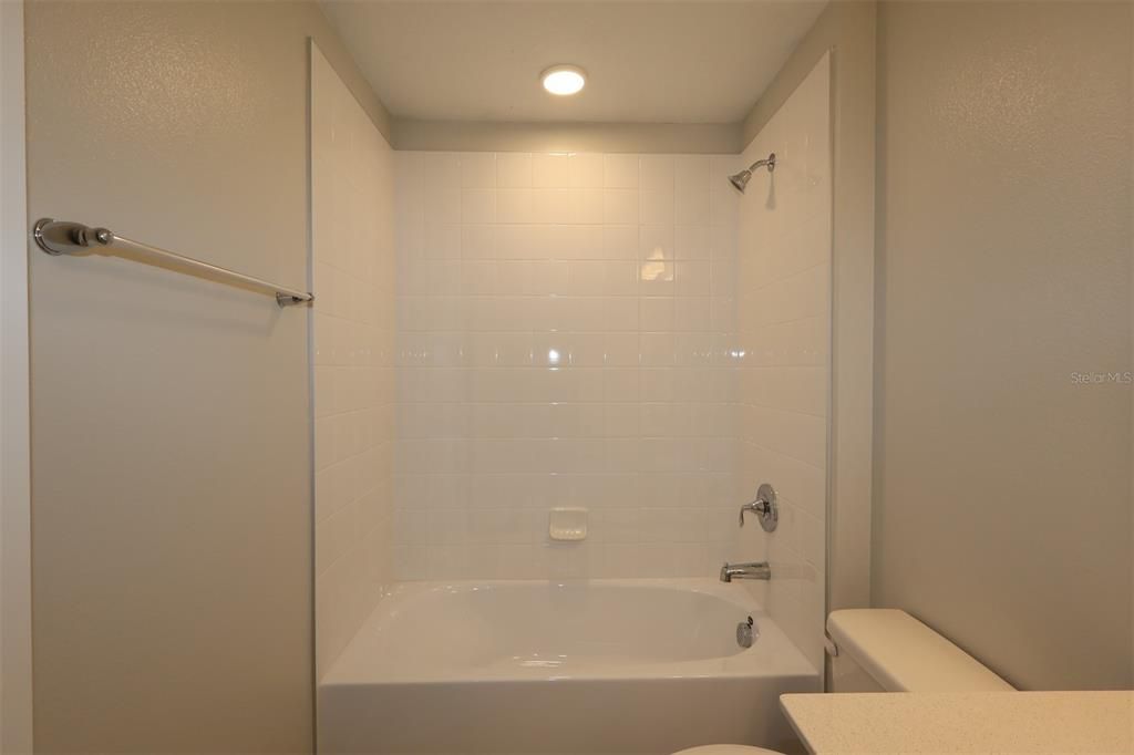 En Venta: $416,990 (3 camas, 2 baños, 1379 Pies cuadrados)