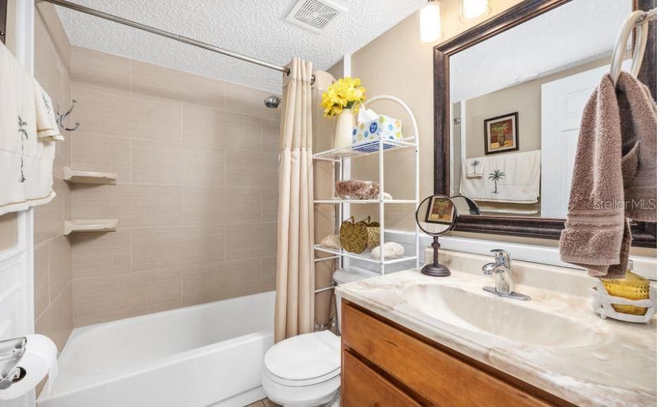 待售: $289,000 (2 贝兹, 2 浴室, 925 平方英尺)