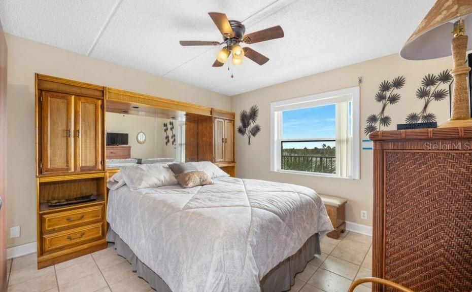 待售: $289,000 (2 贝兹, 2 浴室, 925 平方英尺)